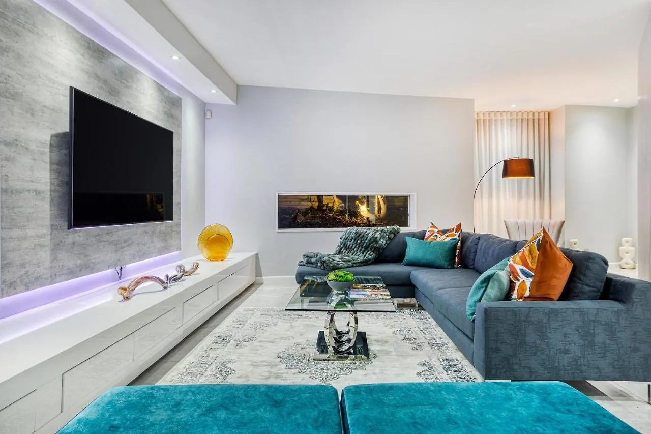 Hutchinson Villa Cape Town